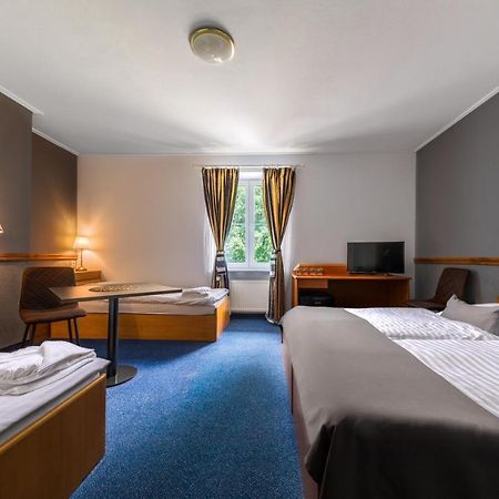 Prague Hotel Carl Inn Restaurant & Free Parking Ngoại thất bức ảnh