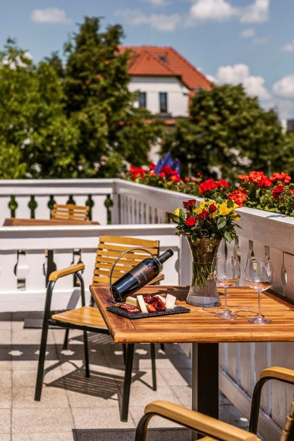 Prague Hotel Carl Inn Restaurant & Free Parking Ngoại thất bức ảnh
