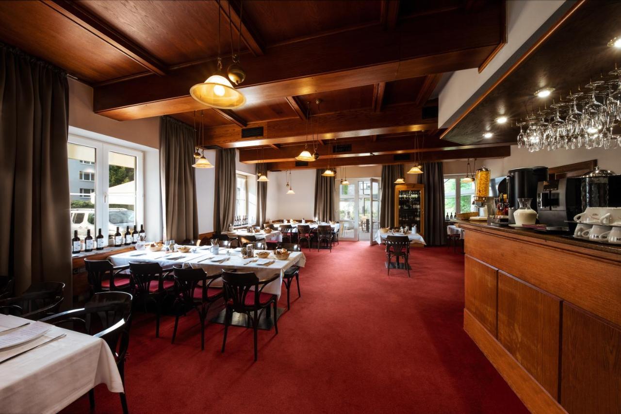 Prague Hotel Carl Inn Restaurant & Free Parking Ngoại thất bức ảnh