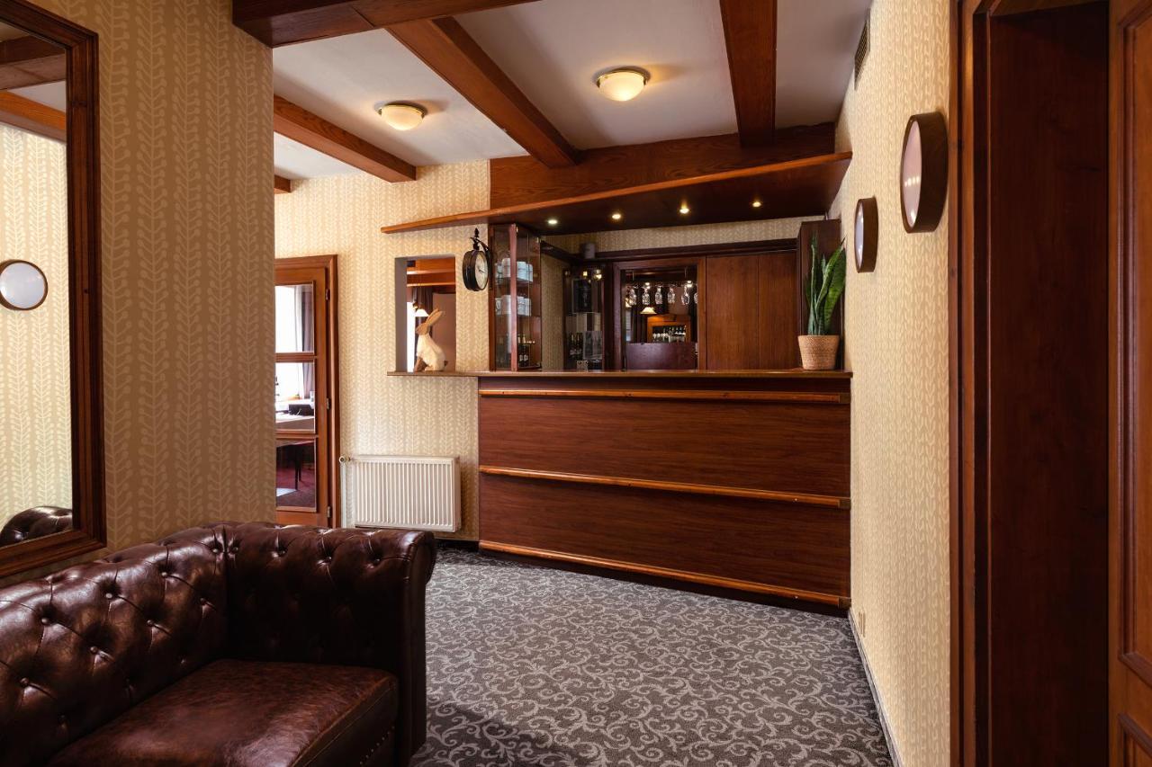 Prague Hotel Carl Inn Restaurant & Free Parking Ngoại thất bức ảnh